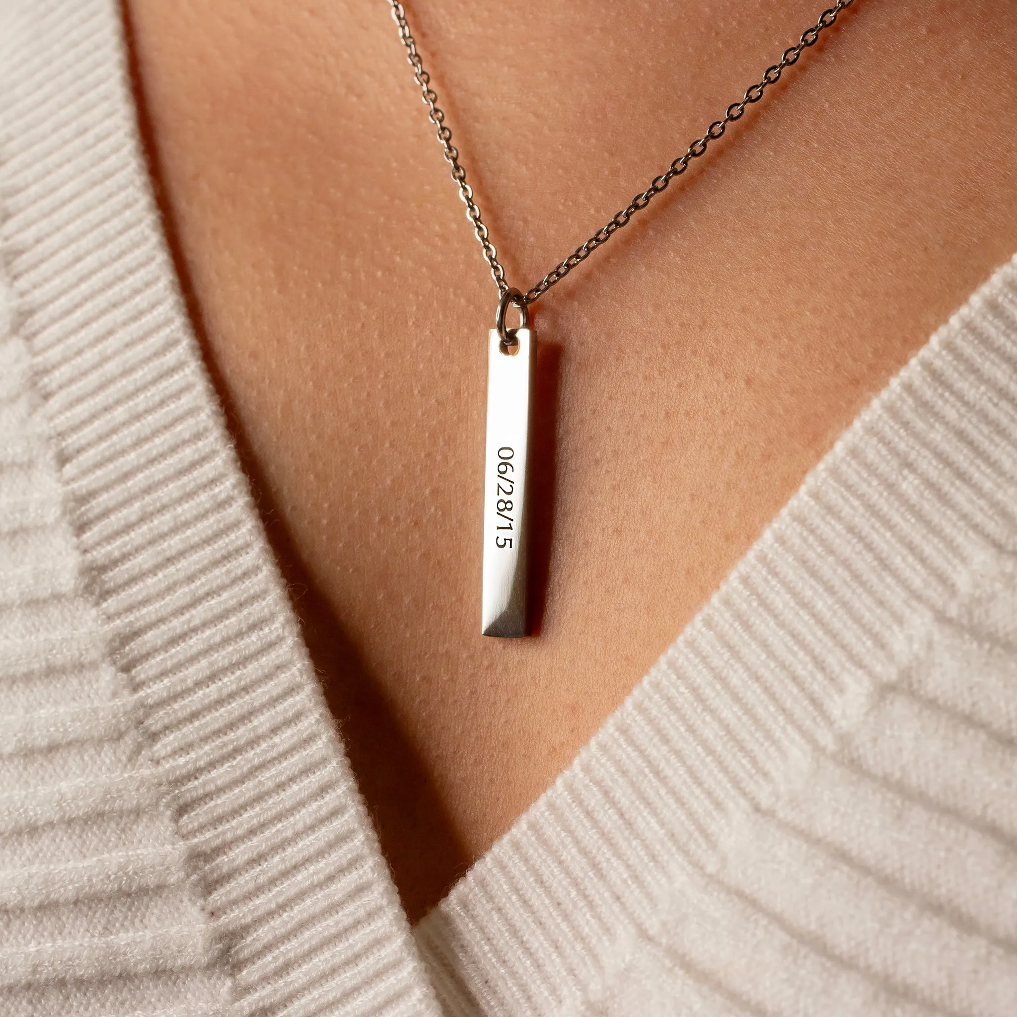 Luca Engraved Vertical Name Bar Necklace with Personalized Pendant